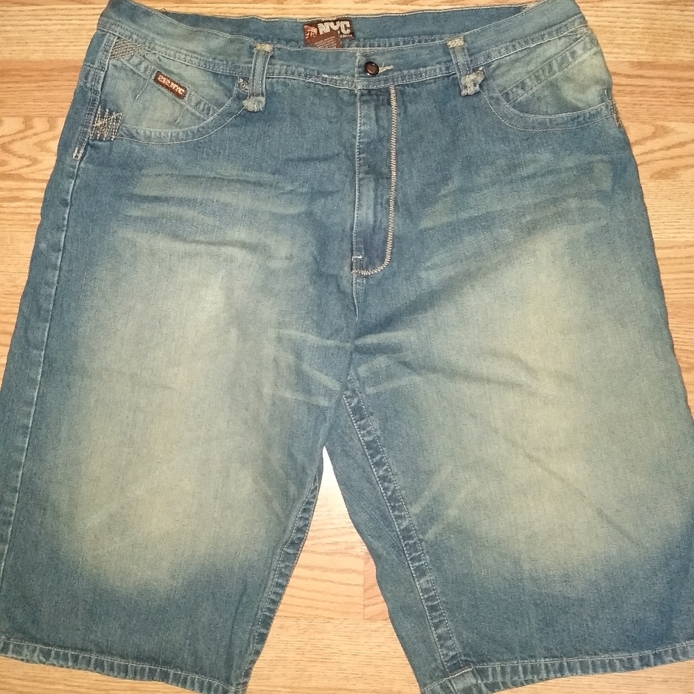 Mens 212 NYC brand denim size 40 shorts